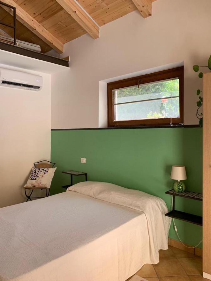 カーヴァ・デ・ティッレーニ La Stanza In Giardino Bed & Breakfast エクステリア 写真