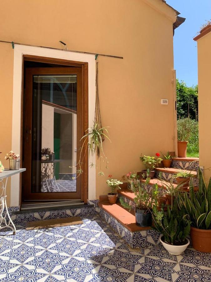 カーヴァ・デ・ティッレーニ La Stanza In Giardino Bed & Breakfast エクステリア 写真