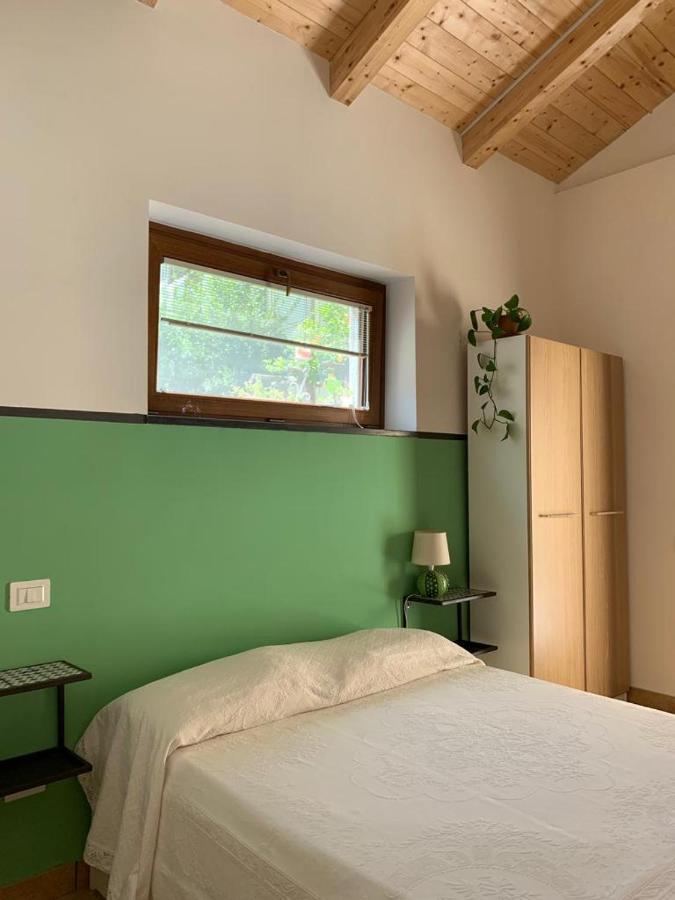 カーヴァ・デ・ティッレーニ La Stanza In Giardino Bed & Breakfast エクステリア 写真